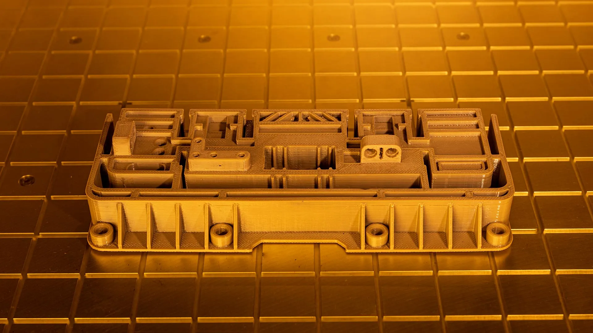 peek-busbar-support-front-2-fhd-0-0